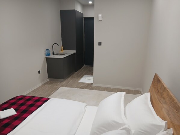 1 bedroom, iron/ironing board, Internet, bed sheets