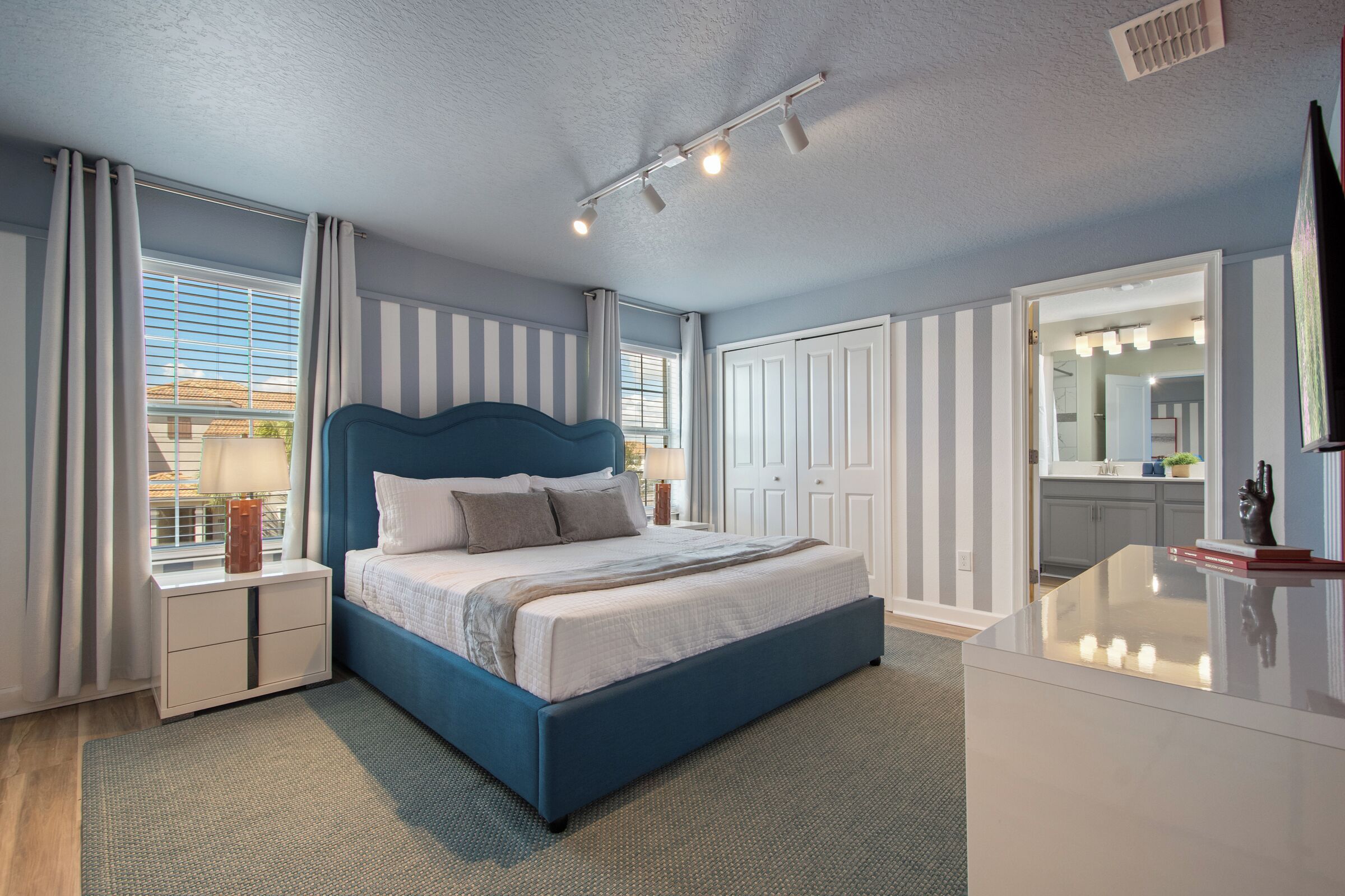 4 bedrooms, iron/ironing board, free WiFi, bed sheets