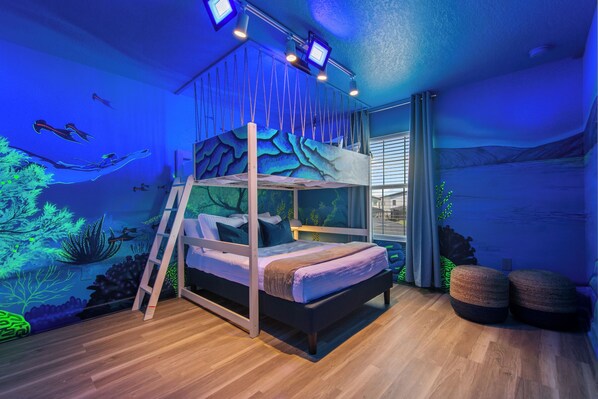 4 bedrooms, iron/ironing board, free WiFi, bed sheets - NEW Avatar Inside Out Pool & StoreyLake Resort (Kissimmee)