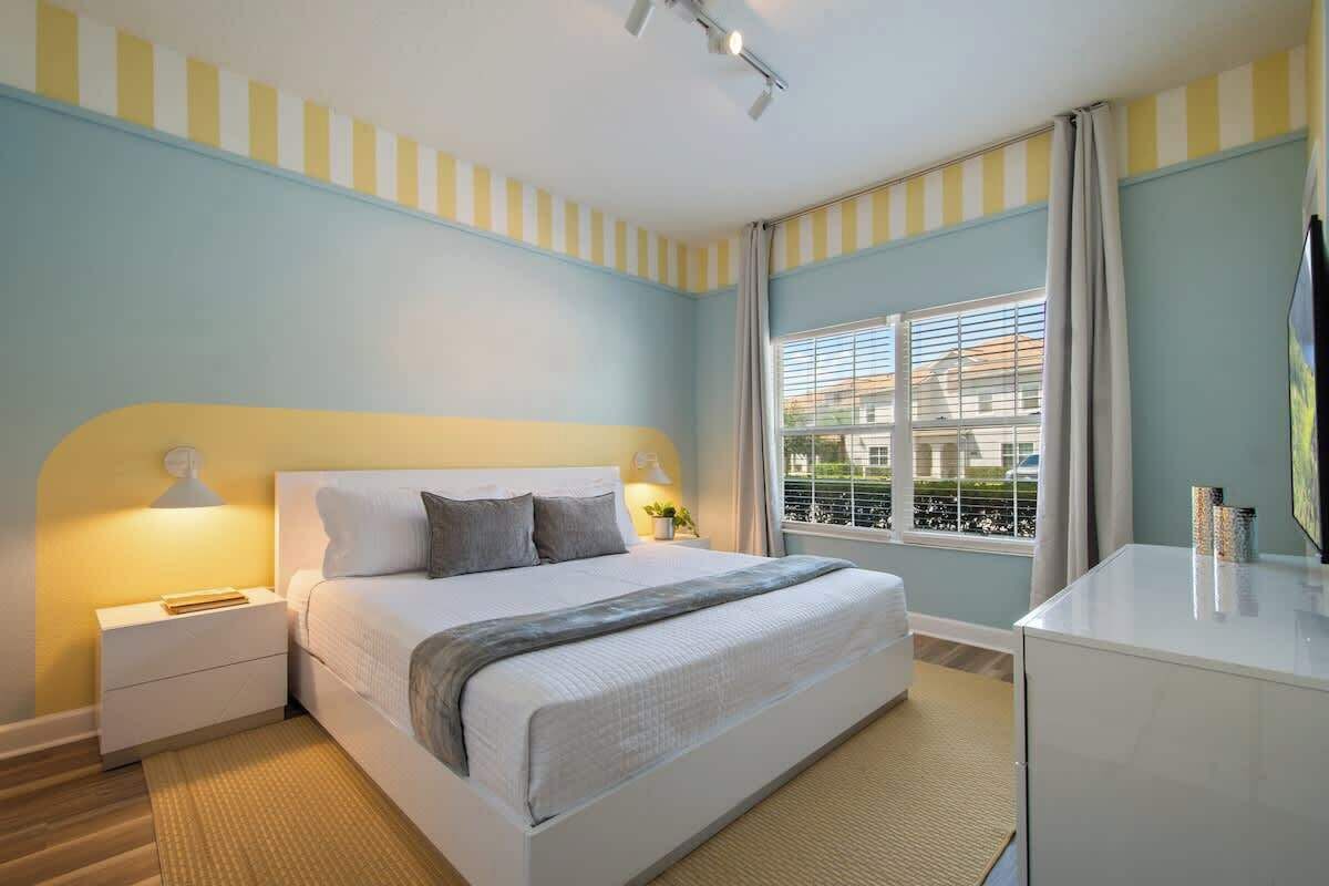 4 bedrooms, iron/ironing board, free WiFi, bed sheets