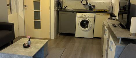 Fridge, microwave, oven, coffee/tea maker