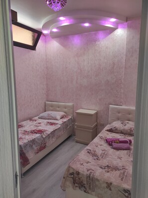Deluxe Condo, Non Smoking, Balcony | Free WiFi