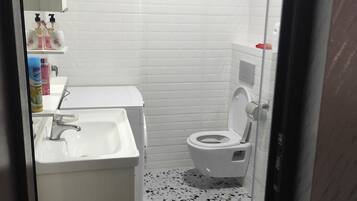 Deluxe Condo, Non Smoking, Balcony | Bathroom