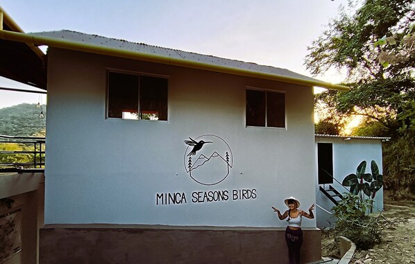 Front of property - Minca Seasons Birds (Minca)