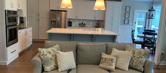 Spacious 5-bedroom LAKE house on Lake Lanier near North Georgia mountains.