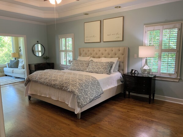 5 bedrooms, iron/ironing board, free WiFi, bed sheets