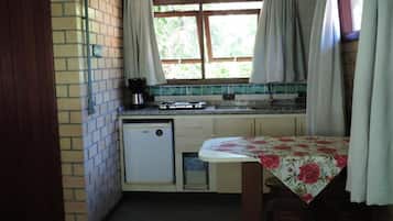 Deluxe Bungalow | Desk, free WiFi