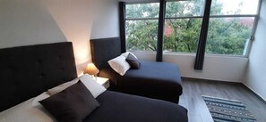 3 chambres, bureau, fer et planche à repasser, Wi-Fi gratuit