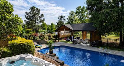 Family Lake Escape: Pool, Hot Tub, Game Room, Pier