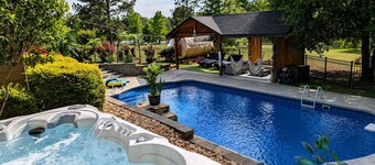 Family Lake Escape: Pool, Hot Tub, Game Room, Pier