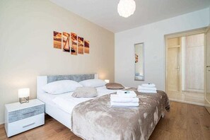 2 habitaciones, wifi gratis y ropa de cama