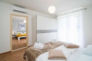 2 bedrooms, free WiFi, bed sheets