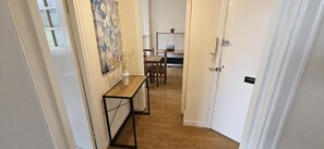 Exclusive Suite, 1 Bedroom, Kitchen, City View | Iron/ironing board, travel crib, free WiFi, bed sheets - Brondesbury Apartment (London)