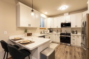 Microwave, oven, stovetop, dishwasher