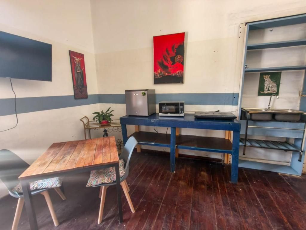Estudio Deluxe, balcón, vista a la ciudad | Restaurantes