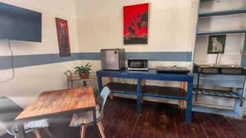 Estudio Deluxe, balcón, vista a la ciudad | Restaurantes