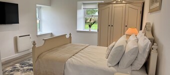Altons Bothy Guest House entire property & free parking
Inverurie Aberdeenshire