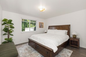 3 bedrooms, in-room safe, free WiFi, bed sheets