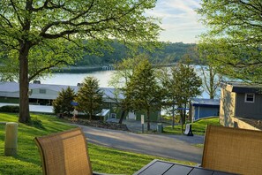 Property grounds - Splash and Stay at Kimberling Crossing (Kimberling City)