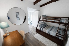 2 bedrooms, desk, iron/ironing board, free WiFi - Splash and Stay at Kimberling Crossing (Kimberling City)