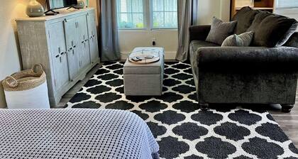 Vintage Charm Meets Modern Comfort~Pet Friendly
