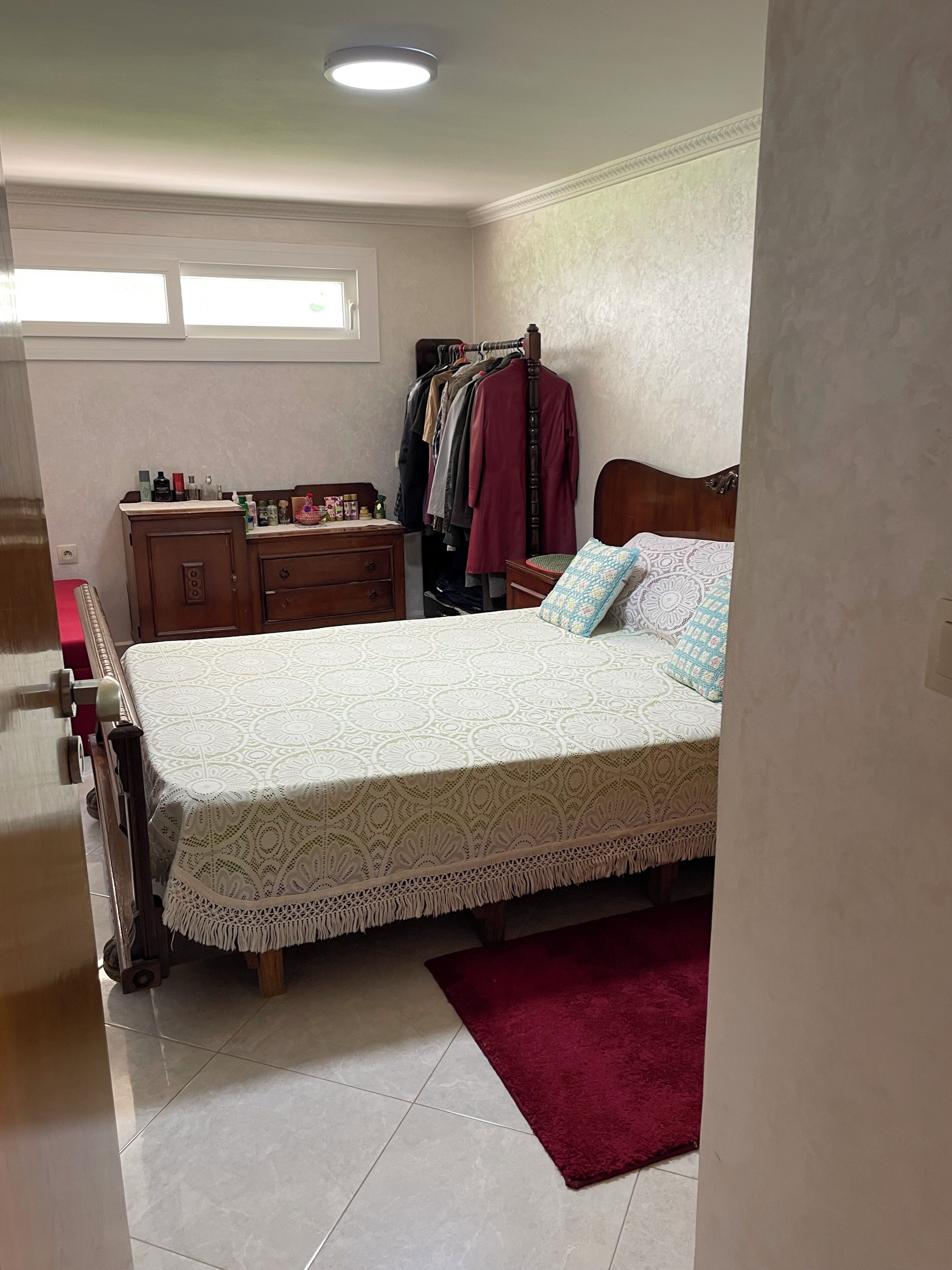 2 slaapkamers, een strijkplank/strijkijzer, wifi, beddengoed