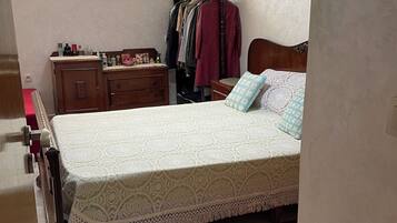 2 chambres, fer et planche Ă repasser, Wi-Fi, draps fournis