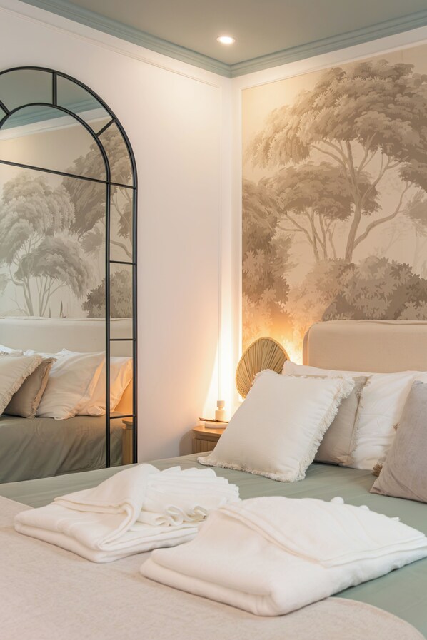 2 habitaciones, escritorio, tabla de planchar con plancha y wifi gratis