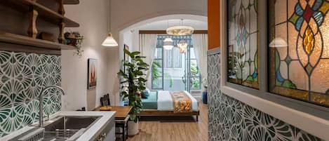 Escritorio y wifi gratis