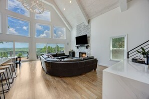 Living area - Modern Lake Cabin on Lake Lanier with Stunning Mountain & Lake Views (Dawsonville)