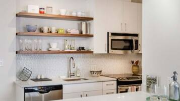 Micro-ondas, fogão, cooktop, lava-louças