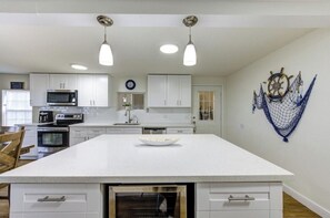 電子レンジ、オーブン、コンロ、食器洗い機