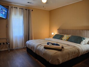 2 bedrooms, iron/ironing board, WiFi, bed sheets