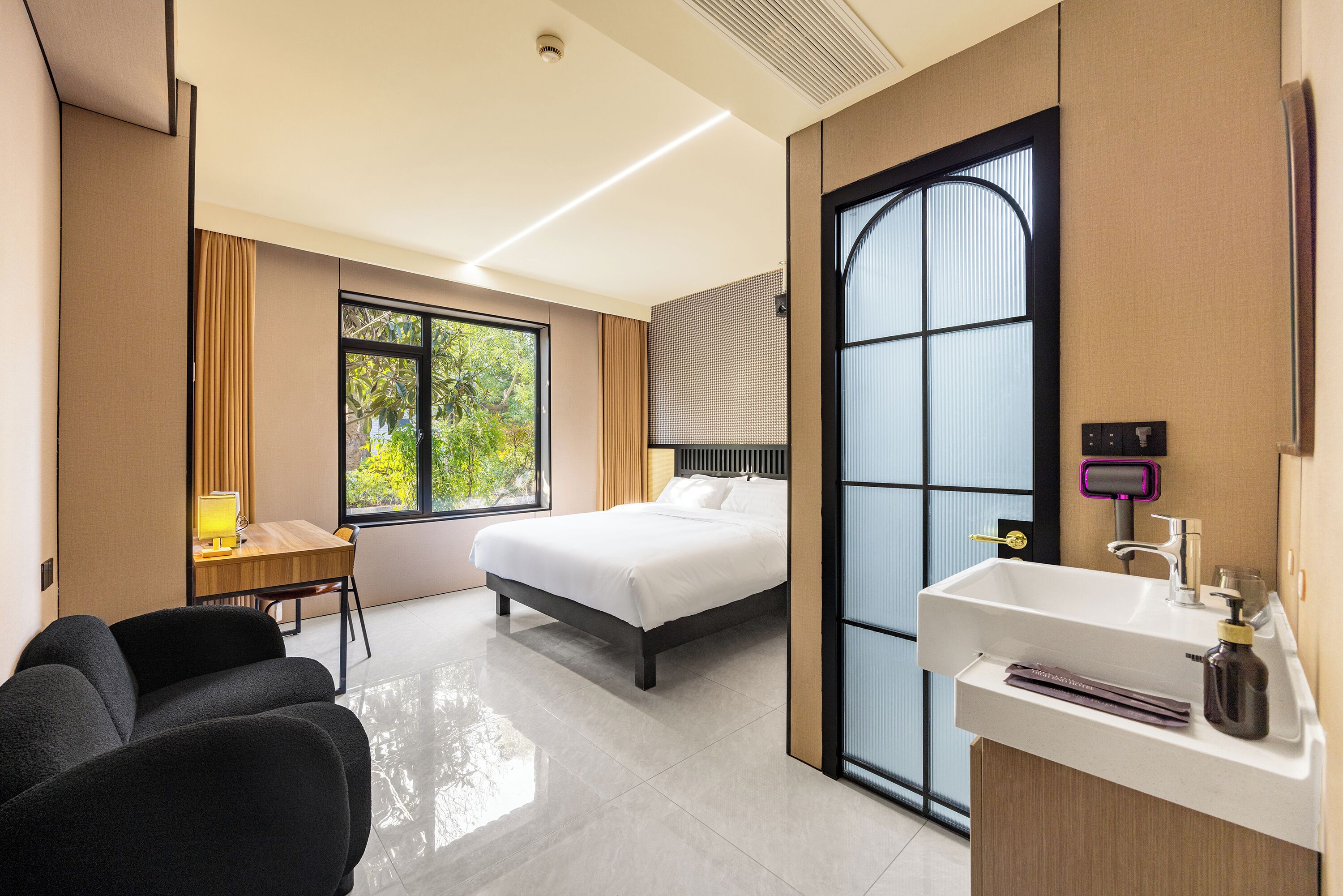 Comfort Double Room Single Use, Non Smoking | Egyptian cotton sheets, premium bedding, down comforters