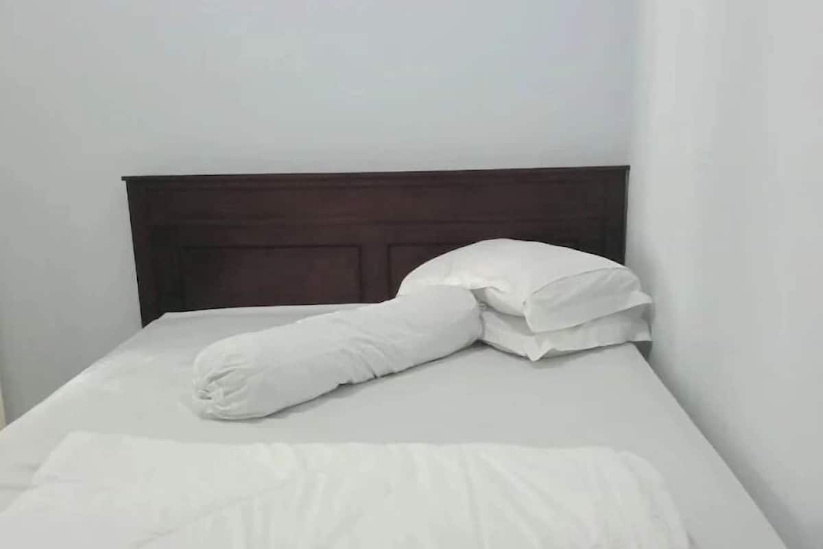 Economy Double Room | Desk