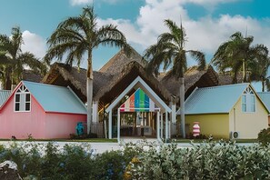 Exterior - Just 10 minutes from the beach! Private terrace (Punta Cana)