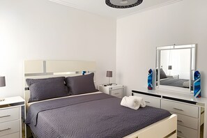 2 bedrooms, iron/ironing board, WiFi, bed sheets