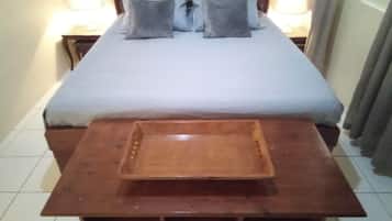 4 bedrooms, iron/ironing board, free WiFi, bed sheets