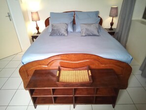 4 bedrooms, iron/ironing board, free WiFi, bed sheets