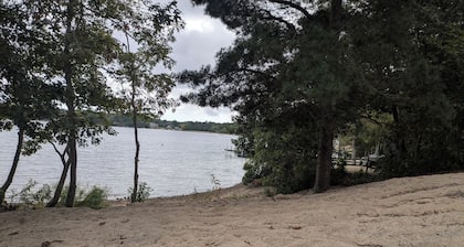 Sunset Circle: A Family-Friendly Cape Cod Escape on John’s Pond