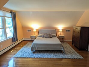 3 Schlafzimmer, Schreibtisch, Bügeleisen/Bügelbrett, Reisekinderbett