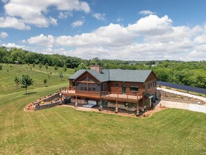 Exterior - Selah Hills Ranch-Queen Suite (Agency)