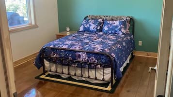 3 bedrooms, free WiFi, bed sheets, wheelchair access