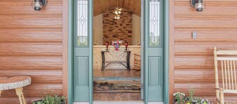 Selah Hills Ranch-Queen Suite