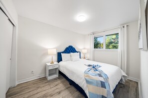 6 bedrooms, WiFi, bed sheets