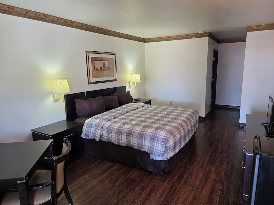 Kamar Single Basic | Wi-Fi gratis dan seprai linen