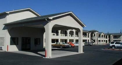American Inn & Suites