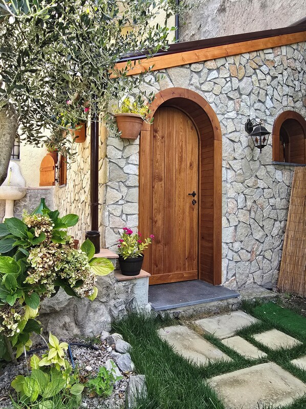 Front of property - Tramonti Divini Amalfi Country House (Tramonti)