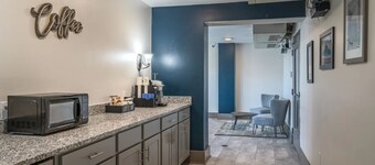 2-bedroom apartment in Midtown Memphis with AC, fitness room