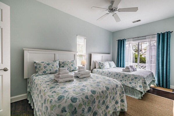 House, Multiple Beds, Patio, Golf View (34 Davis Love) | 3 bedrooms, individually decorated, individually furnished, bed sheets